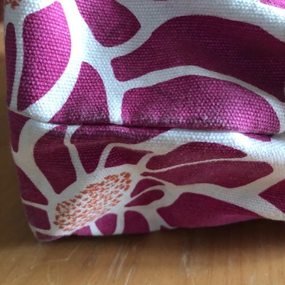 Tommy Hilfiger Spring Floral Canvas Tote - Picture 8 of 8